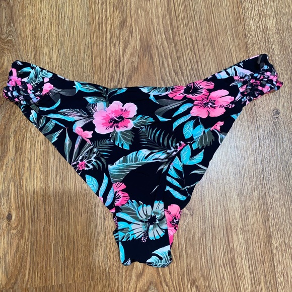 Ardene bikini bottoms - Picture 2 of 3